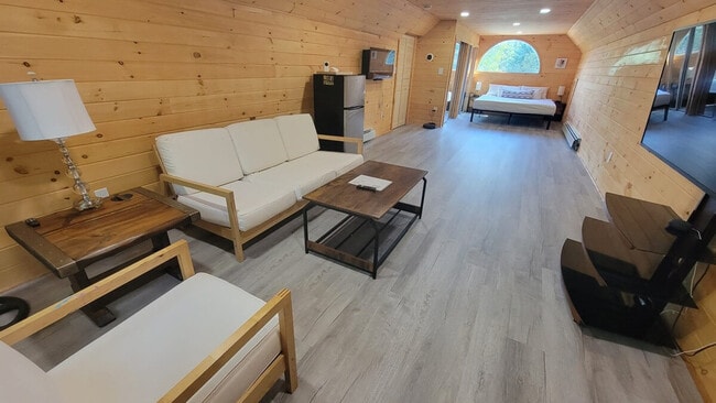 Building Photo - 140 Paquette Cir