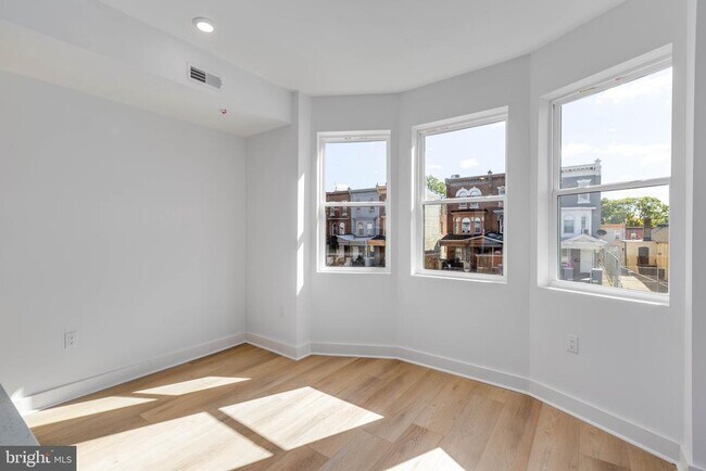 Building Photo - 1223 W Lehigh Ave