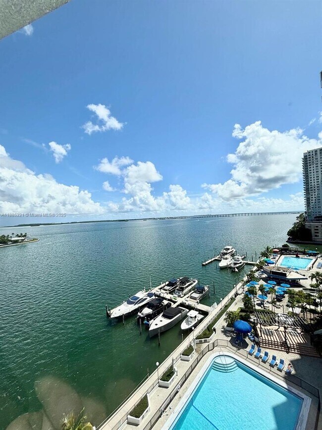 Building Photo - 801 Brickell Bay Dr