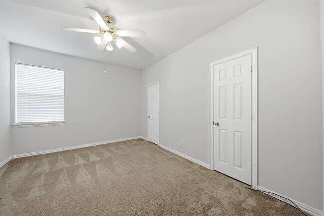 Building Photo - 5531 Cranston Ct