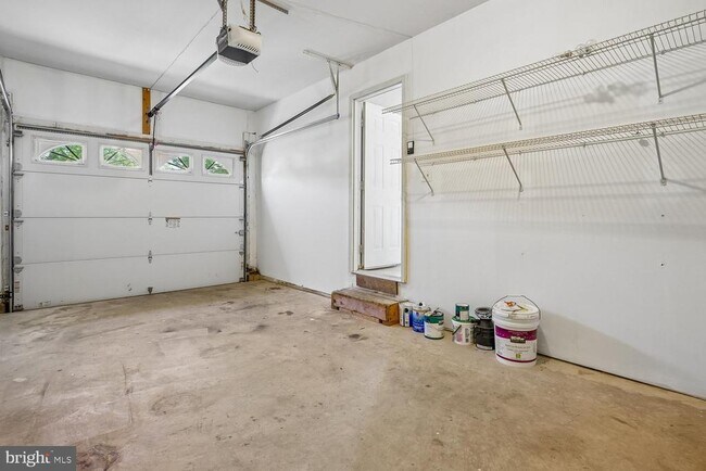 Building Photo - 14677 Cloverdale Rd