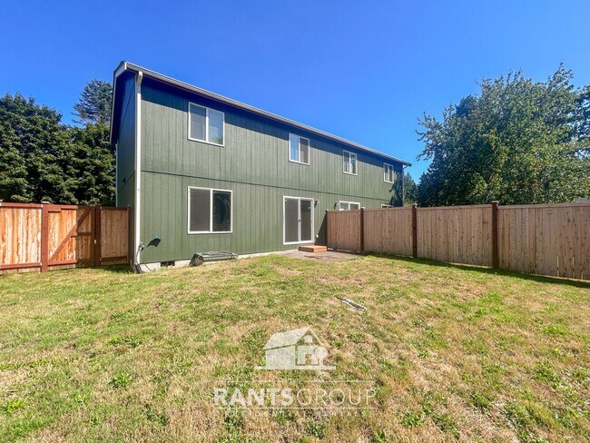 Building Photo - 7043-7045 Lazy Ct SW