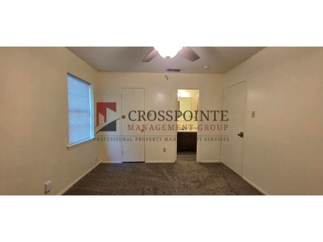 Building Photo - Almost Ready! 3 Bedroom 2 Bath Duplex in Longview!