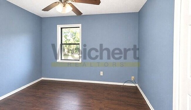 Building Photo - 4106 Orion St