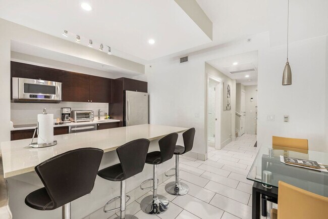 Building Photo - 5300 NW 87th Ave