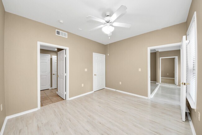 Building Photo - 2400 McCue Rd