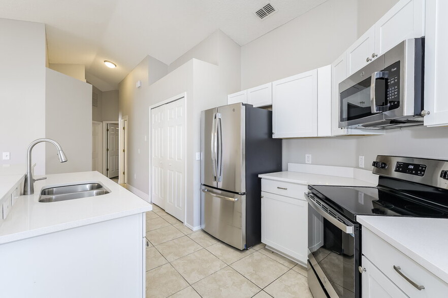 Building Photo - 2126 Jessa Dr