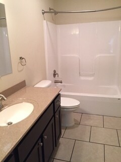 Building Photo - Very Nice 2 bed, 2.5 bath townhouse