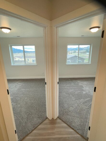 Building Photo - 502 E 2nd Ave