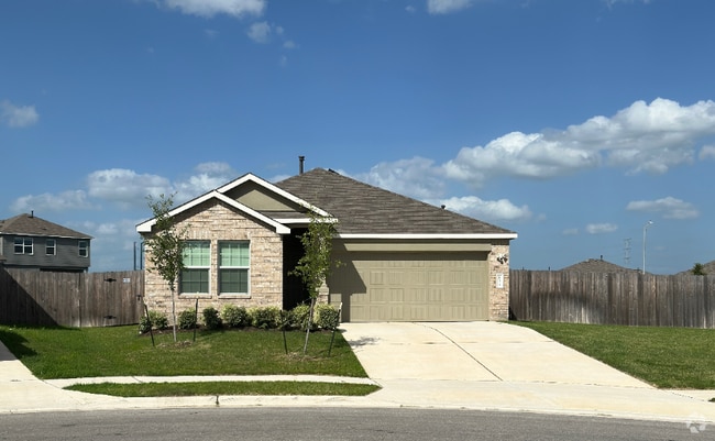 Building Photo - 614 Waterway Ave