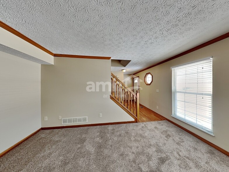 Building Photo - 375 Highbanks Valley Dr