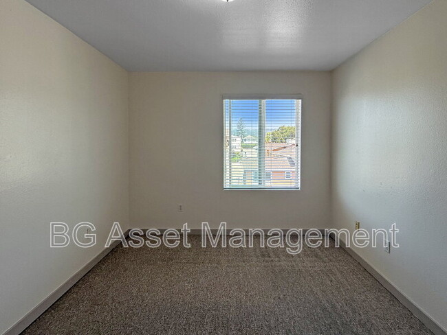 Building Photo - 1459 MacArthur Blvd