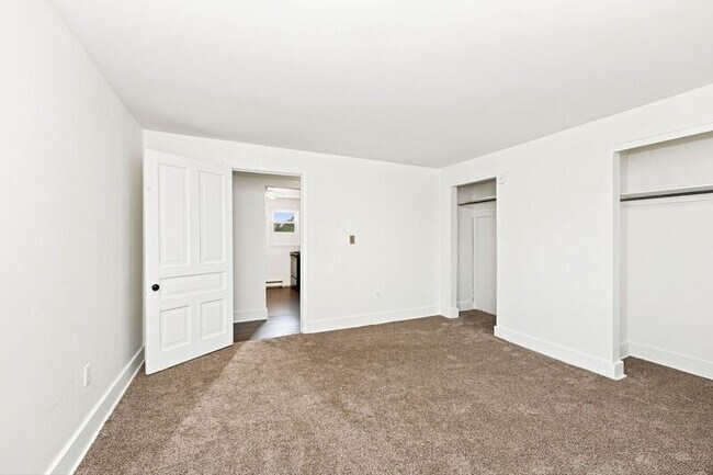 Building Photo - 38-42-42 E Xenia Ave