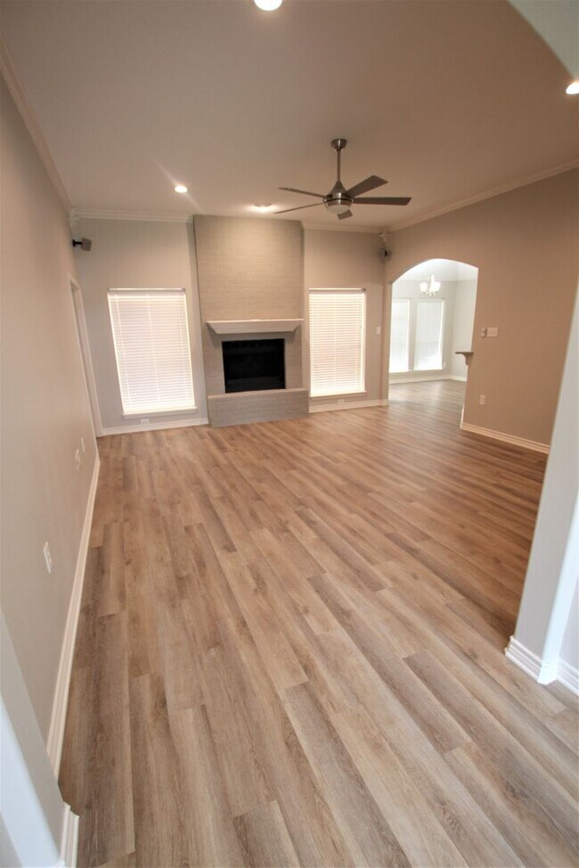 Building Photo - Coming Soon! - Beautiful 3 Bedroom, 2 Bath Home in Tyler! Gated Community!