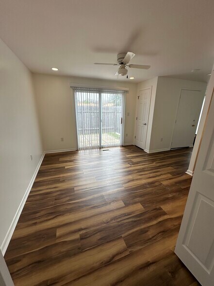 Building Photo - 2359 Obetz Dr