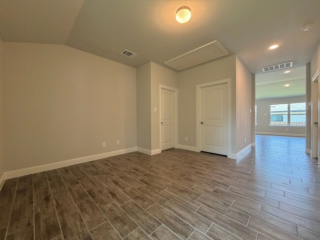 Building Photo - 4300 Liberty Ln
