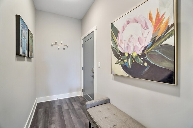 Building Photo - 2875 Olentangy River Rd