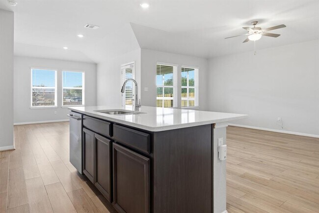 Building Photo - 809 Russet Rock Dr