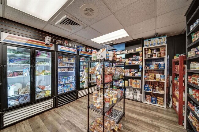 Building Photo - 650 West Ave