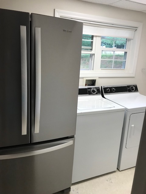 laundry area - 400 N Stark Hwy