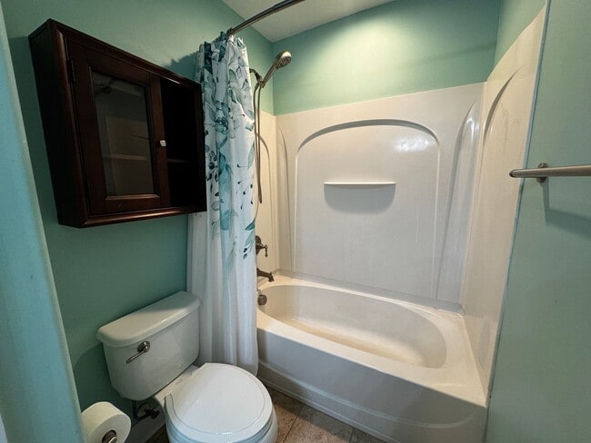 Building Photo - 5042 Wyngate Village Dr