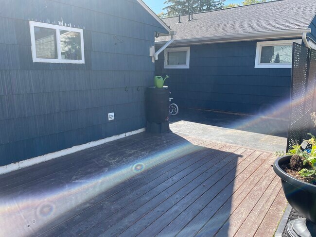 Building Photo - 317 Stelko Ave