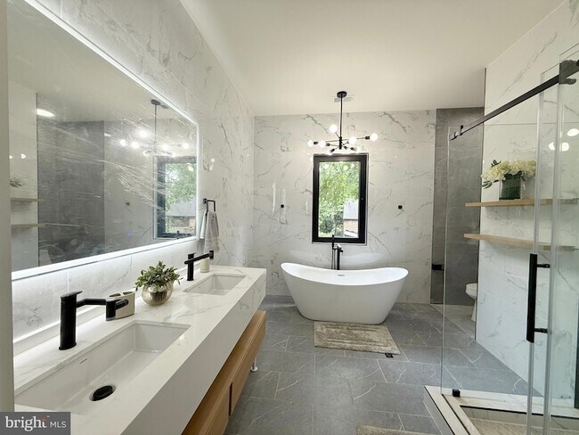 Building Photo - 8908 Mohawk Ln