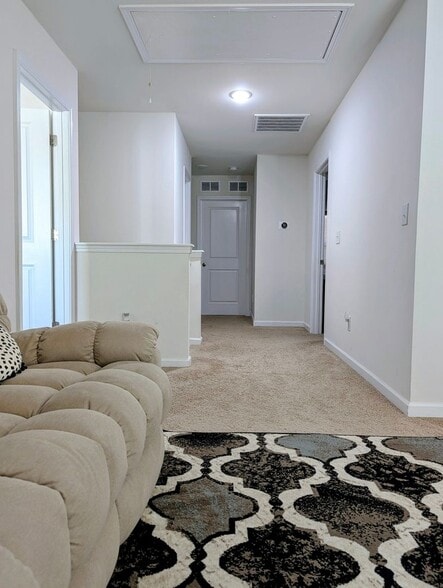 Building Photo - 5013 Jamie Sloop Ln