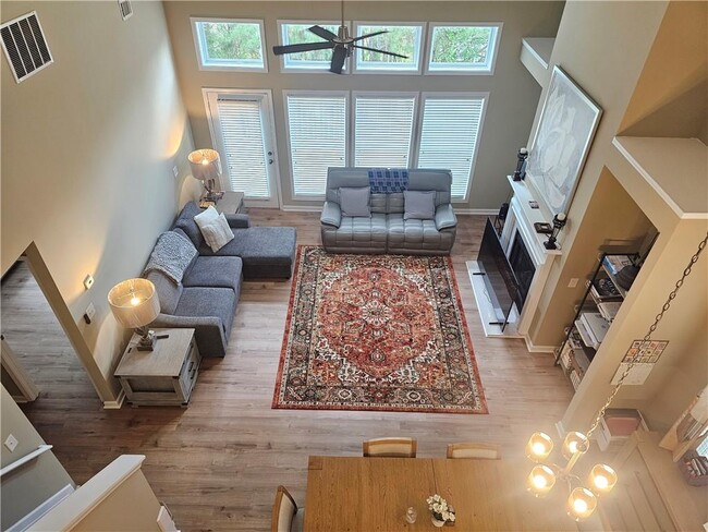 Building Photo - 2216 Worrall Hill Dr