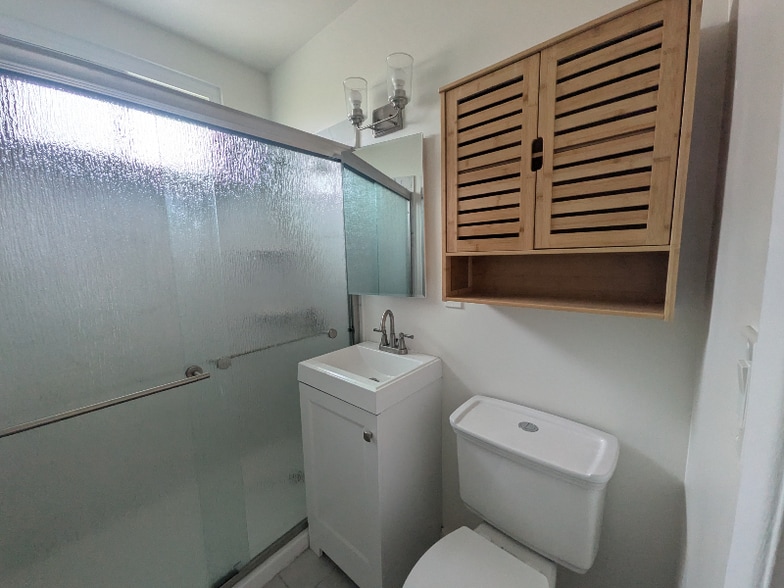 Primary Photo - 6501 Stafford Ave