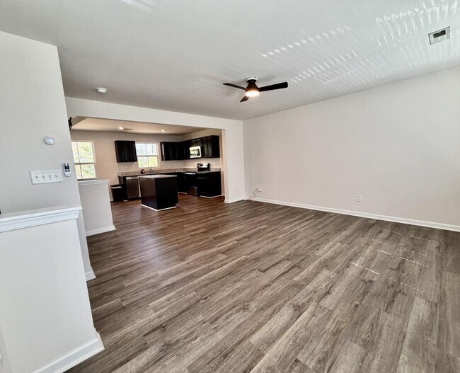 Building Photo - 828 Renee Ave