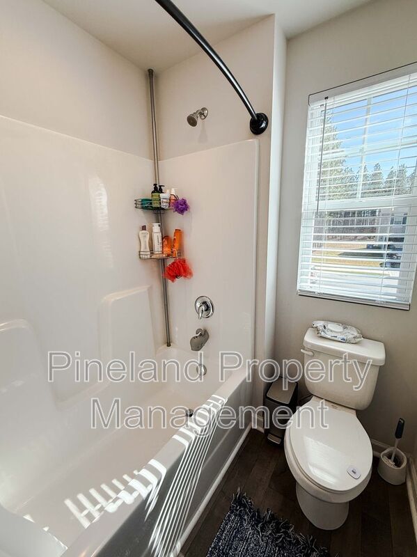 Building Photo - 245 Desert Cir