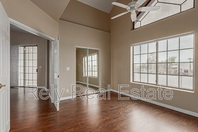 Building Photo - 2801 N Litchfield Rd