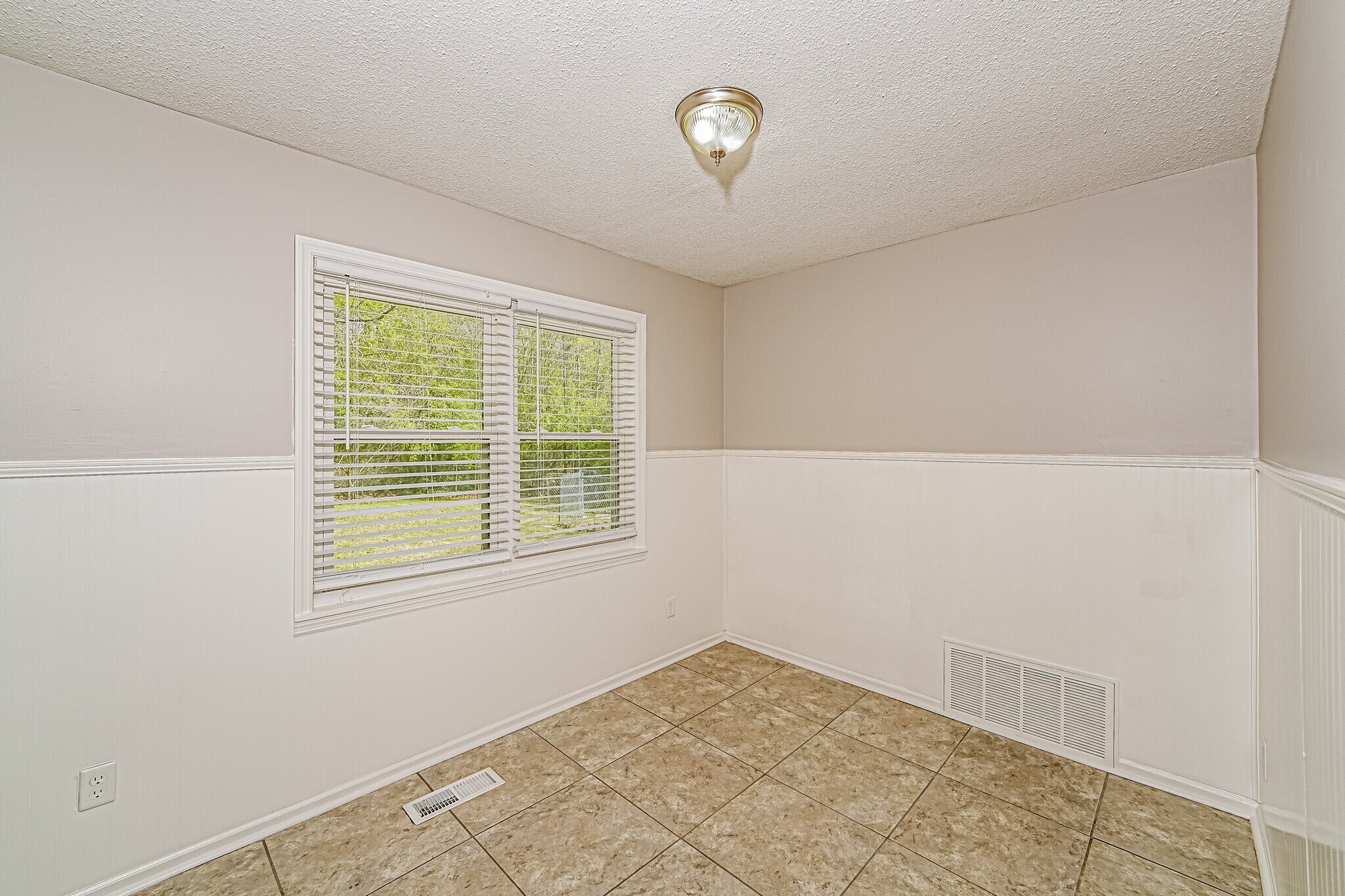 Building Photo - 5112 Rick Dr