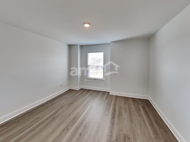 Building Photo - 215 Argea Dr