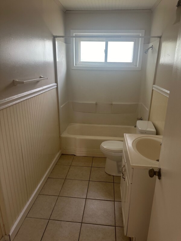 Building Photo - 1200 La Porte Dr