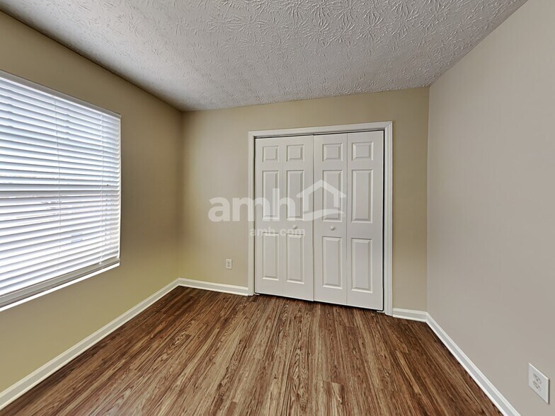 Building Photo - 1137 Baileys Ct