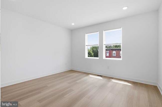 Building Photo - 3931 Fairmount Ave