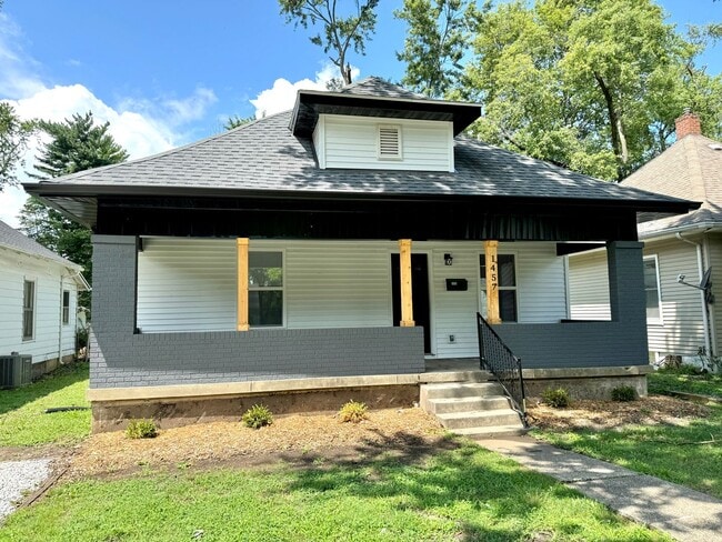 Primary Photo - Charming & Fully Remodeled 2-Bed Gem – You...