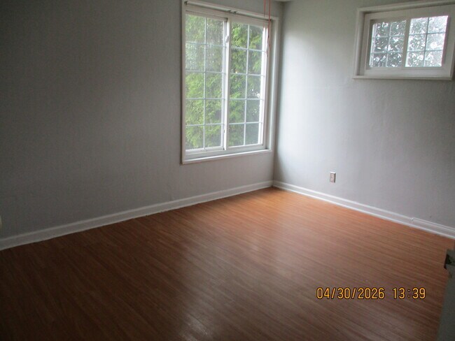 Building Photo - 8713 S Keeler Ave