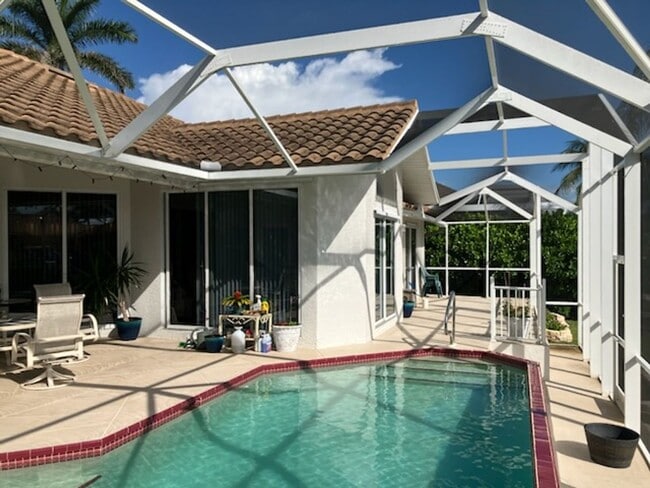 Building Photo - Home