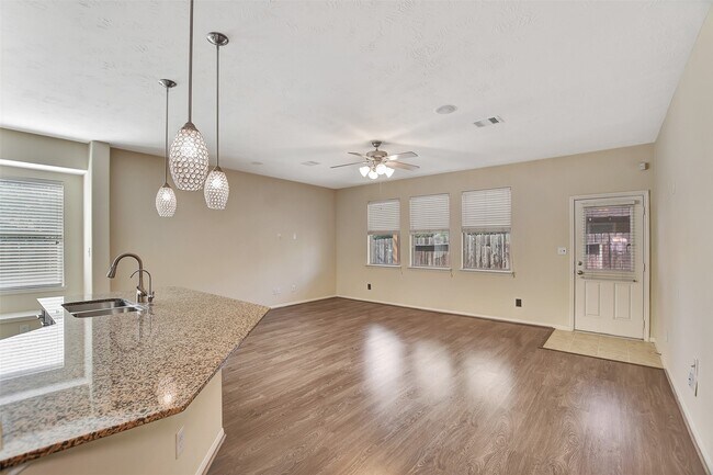 Building Photo - 15103 Sun Glaze Ct