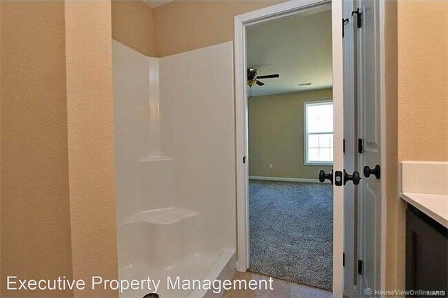 Building Photo - 3 br, 2 bath House - 212 Sun Valley Ct