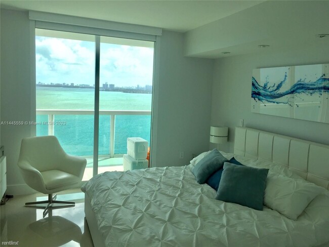 Building Photo - 2 br, 2 bath Condo - 1800 N Bayshore Dr Ap...