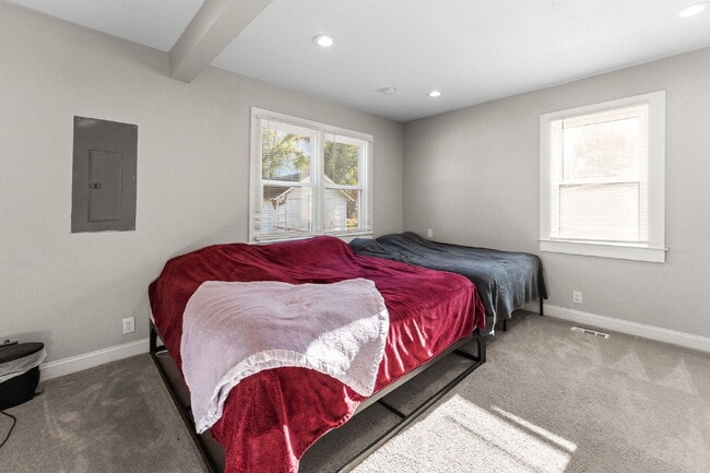 Building Photo - 254 Pocahontas Pl