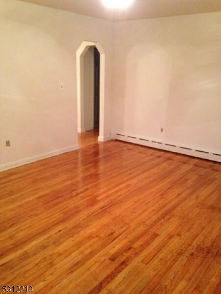 Building Photo - 62 Oakwood Ave