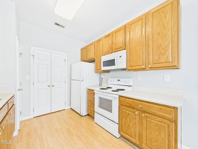 Building Photo - 2111 Kudrow Ln