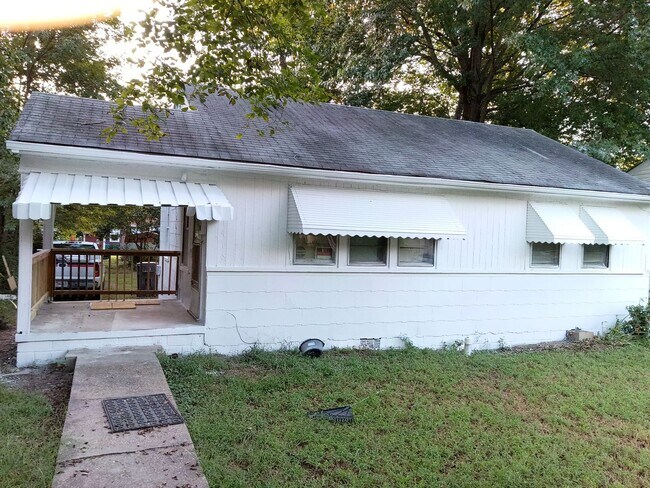 Building Photo - 1416 Drewry St