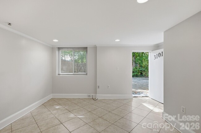 Building Photo - 3101 Selwyn Ave