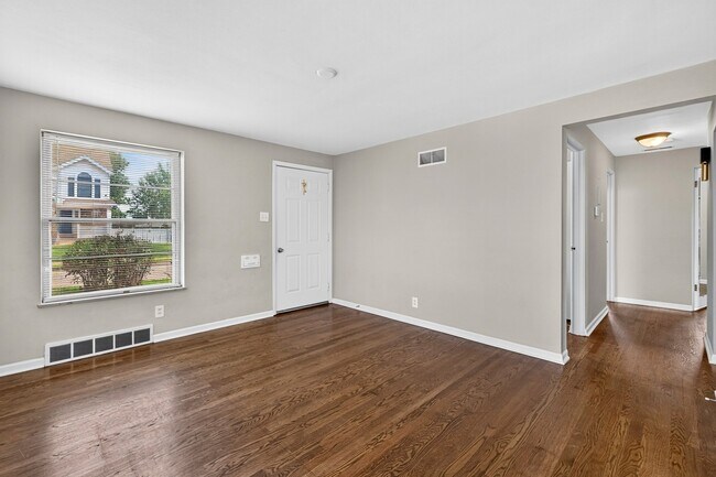 Building Photo - 8106 Fawn Ave